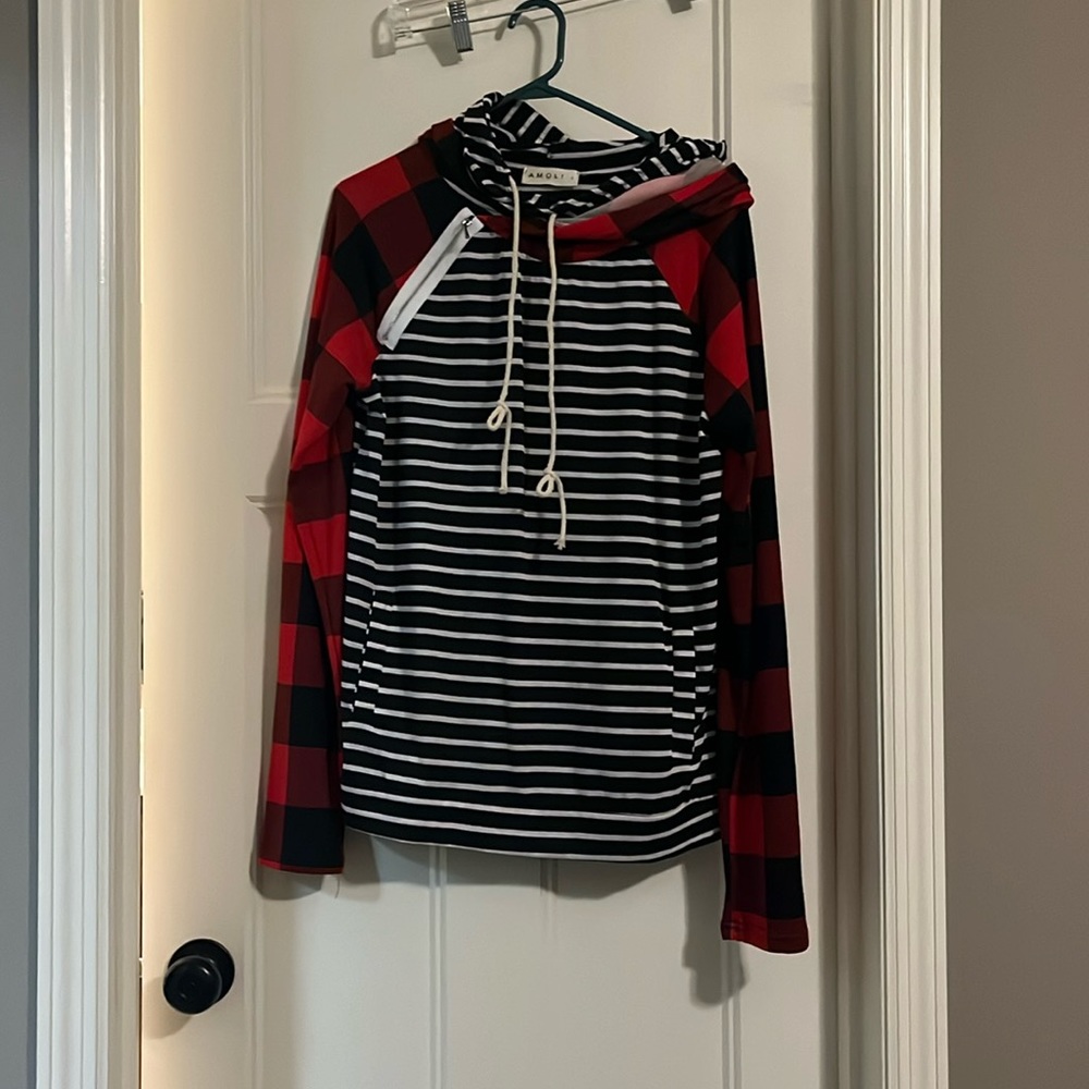 Womens Shirt - Size Large